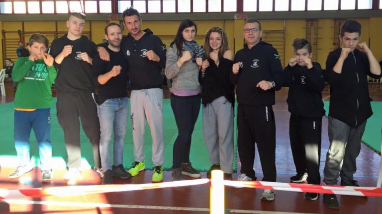 Prima gara per il gruppo della kick boxing